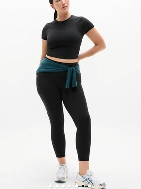 Athleta Salutation Stash High Rise 7/8 Legging